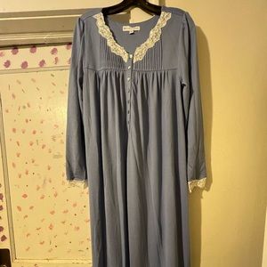 Eileen West small, long sleeve maxi blue gown